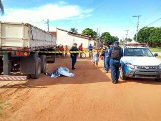 O mototaxista cometeu suicídio a poucos metros do local do crime (Foto: André Barbosa/ JPNews )