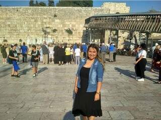 Carolinne acaba de completar 28 anos, em Israel. (Foto: Reprodução/Instagram)