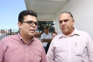 Olarte e Jamal negociam para atrair médicos à rede pública de saúde (Foto: Marcelo Victor)
