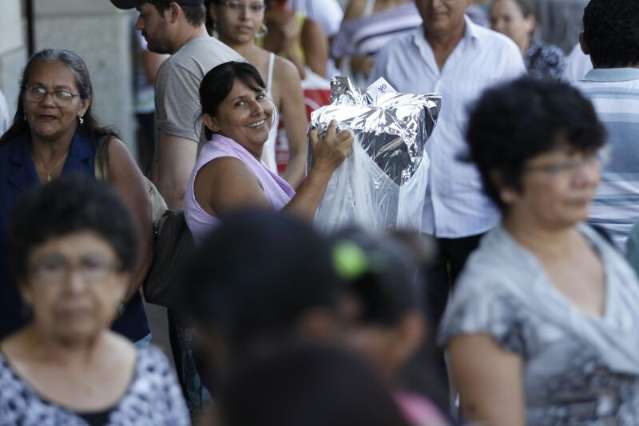 No &uacute;ltimo fim de semana antes do Natal, ir ao Centro exige paci&ecirc;ncia