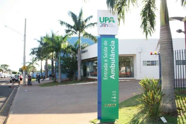 Na press&atilde;o por reajuste, 1.400 m&eacute;dicos cruzam o bra&ccedil;os em primeira greve