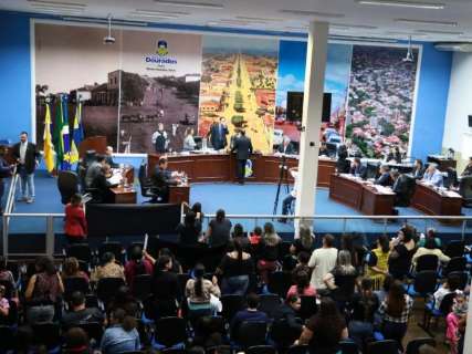C&acirc;mara recebe R$ 12 milh&otilde;es e aprova 65 projetos em seis meses