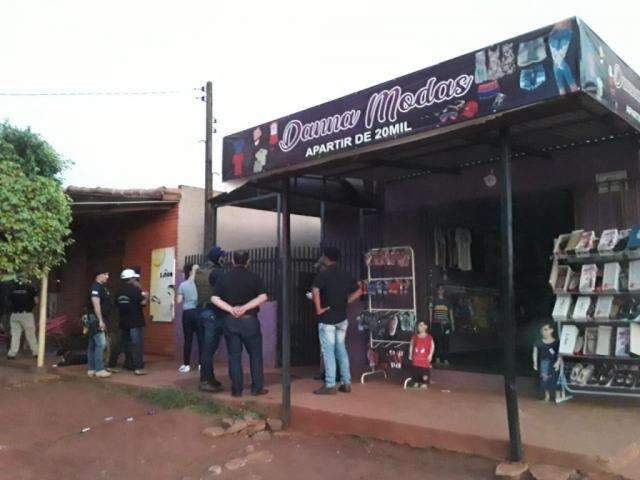 Em loja usada para o tr&aacute;fico suspeito &eacute; preso com dinheiro, coca&iacute;na e ecstasy 
