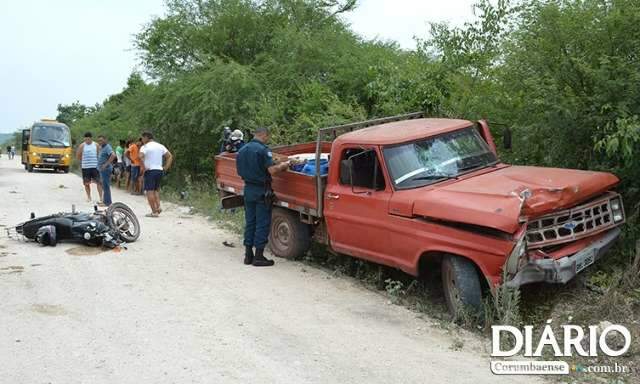 Militar morre na colisão entre motocicleta e caminhonete