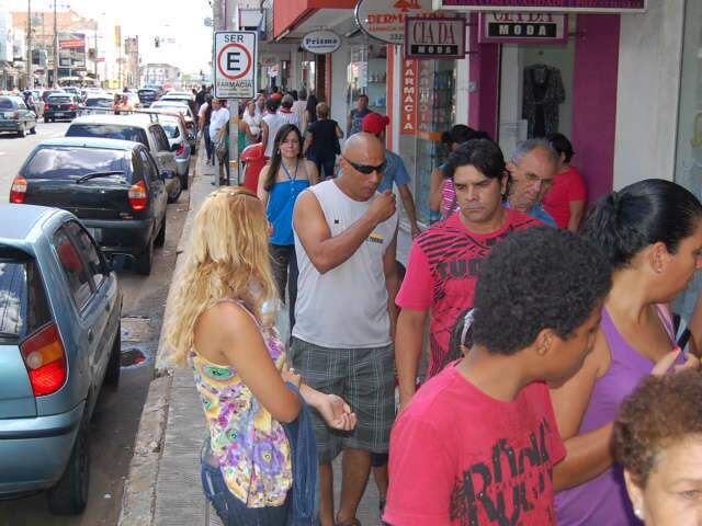  Moradores do interior aproveitam feriado para fazer compras na Capital
