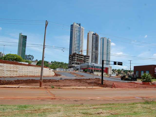  Rua que vai melhorar o acesso pr&oacute;ximo ao Shopping j&aacute; est&aacute; em fase final 