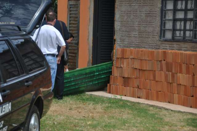 Pol&iacute;cia investiga caso de homem encontrado morto em casebre no Jardim Colonial