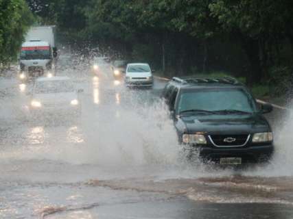 Prefeitura mobiliza 4 órgãos para levantar prejuízos da chuva na Capital
