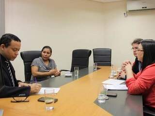MPT e representantes dos trabalhadores discutem situação em reunião (Foto: Divulgação MPT)