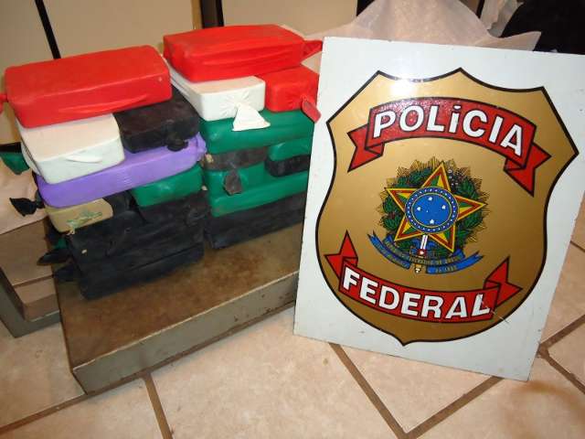 Federal prende policial militar fardado com 31,6 kg de coca&iacute;na na MS-164