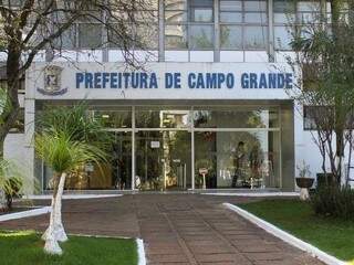 Entrada principal da Prefeitura de Campo Grande, localizada na Avenida Afonso Pena. (Foto: Divulgação/PMCG).