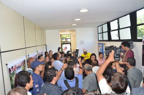 Após rejeitar proposta de Bernal, professores invadem Prefeitura