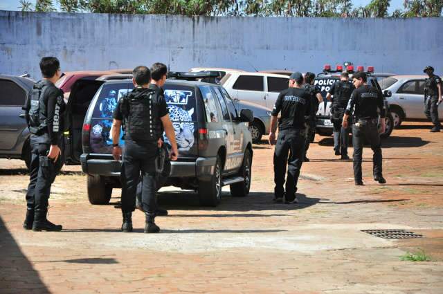  Prefeito de Alcin&oacute;polis vai passar mais uma noite na cadeia