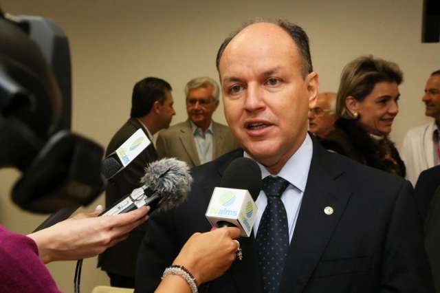 Assembleia assina com empresa que vai realizar 1&deg; concurso da hist&oacute;ria