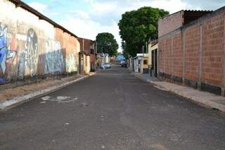 Vila é conhecida pelas ruas estreitas, os chamados &quot;becos&quot; que são utilizados para o comércio de drogas. (Foto: Pedro Peralta)
