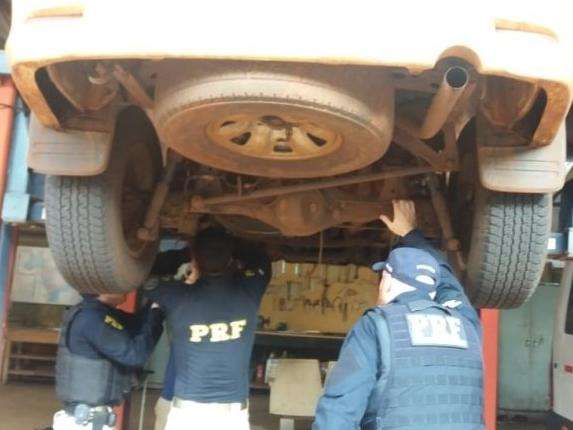 Den&uacute;ncia an&ocirc;nima leva pol&iacute;cia a prender tr&ecirc;s com 119 kg de coca&iacute;na 