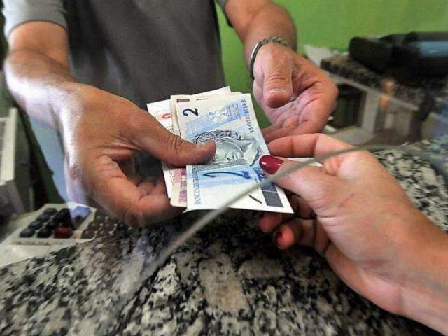 Quase 10 milh&otilde;es de pessoas usar&atilde;o dinheiro do FGTS para pagar d&iacute;vidas