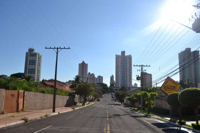 C&eacute;u amanhece aberto e s&aacute;bado ser&aacute; quente em Campo Grande