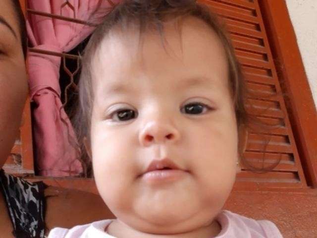 Ap&oacute;s ser levado de vel&oacute;rio para per&iacute;cia, corpo de beb&ecirc; &eacute; liberado e sepultado 