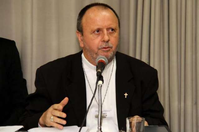 Arcebispo pede desculpas ap&oacute;s dizer que comiss&atilde;o era de &quot;cartas marcadas&quot;