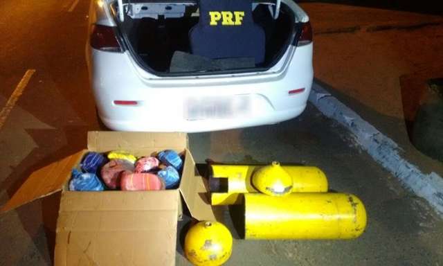 Quase 30 kg de coca&iacute;na s&atilde;o apreendidos em cilindros de g&aacute;s veicular na BR-262