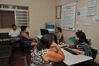 Sede do programa Bolsa Família em Dourados, onde cadastrados podem se informar sobre benefício (Foto: Assecom)