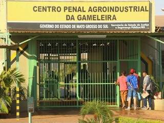 Ap&oacute;s serrarem grades, quatro presos fogem do pres&iacute;dio semiaberto