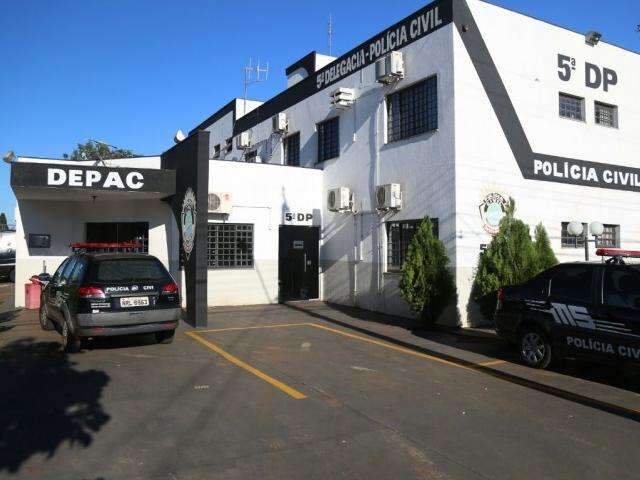 Arquiteto sai com garotas de programa, &eacute; feito ref&eacute;m por bandidos e roubado