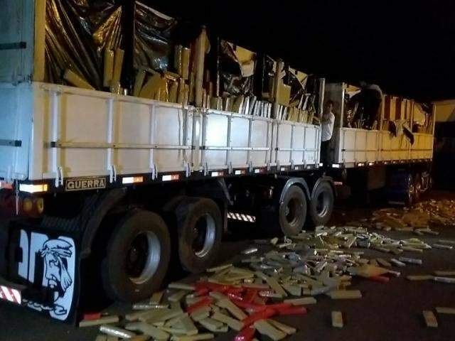 Motorista &eacute; flagrado com carreta lotada de maconha e preso na MS-162
