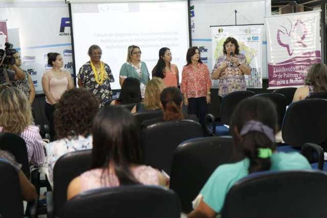 Campanha contra viol&ecirc;ncia &agrave;s mulheres vai &agrave;s aldeias e ao campo