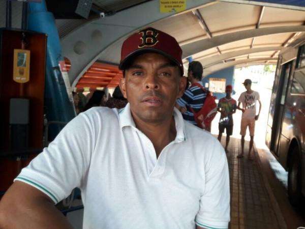 Ambulantes clandestinos t&ecirc;m 48 horas para deixarem terminais 
