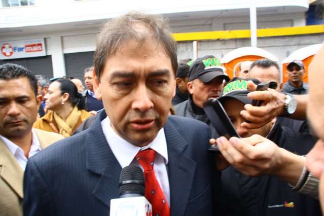 Prefeito diz que vai anunciar base aliada da C&acirc;mara em coletiva de imprensa
