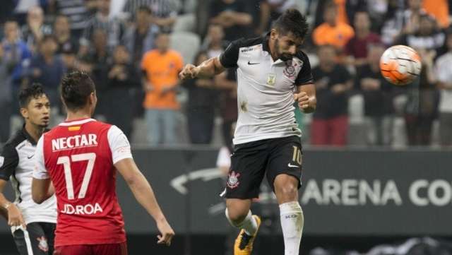 Corinthians vence Santa Fe e se isola no Grupo 8 da Libertadores
