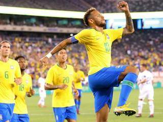 Neymar marcou o segundo gol da vitória em cobrança de pênalti. (Foto: Brad Penner - Reuters/El Pais)