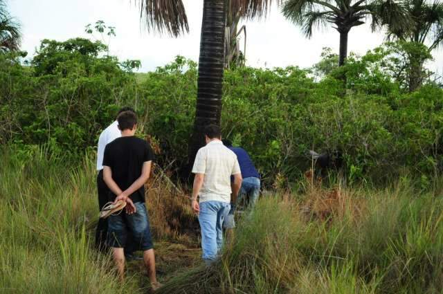 Pelo menos cinco est&atilde;o envolvidos em atentado a pelot&atilde;o da PM