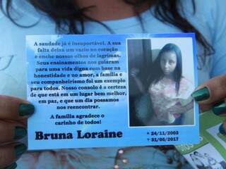 Presa por tráfico, mãe consegue 'liberdade' para último adeus à filha Presa por tráfico, mãe consegue 'liberdade' para último adeus à filha