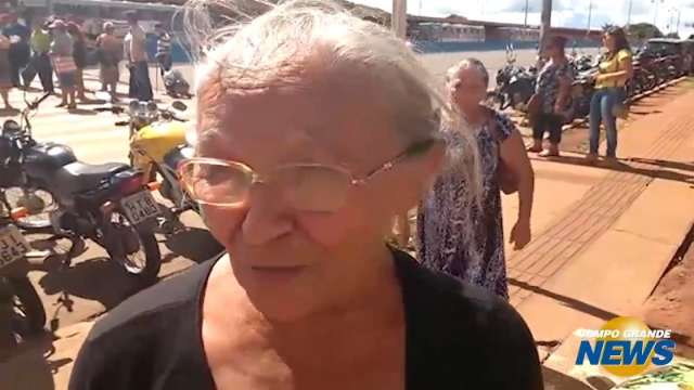 Ambulantes antigos ficar&atilde;o sem trabalhar, dizem manifestantes