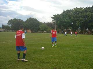 Time da Moreninhas treina para retornar a primeira divisão do futebol local (Foto: Divulgação)