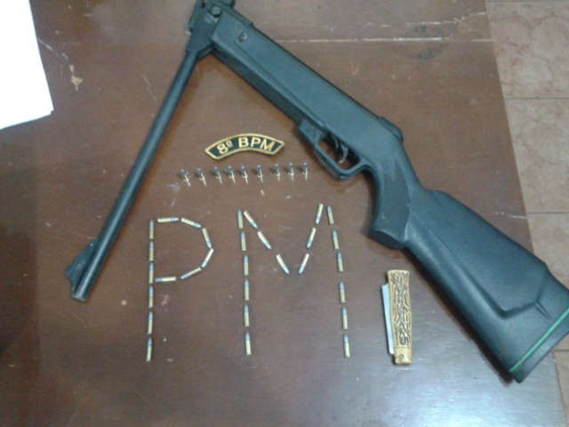  Homem &eacute; preso ap&oacute;s disparar tiros de espingarda na rua em Nova Andradina