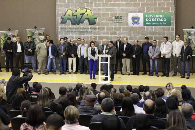 Representando Reinaldo, secret&aacute;ria lan&ccedil;a programa educacional de jovens