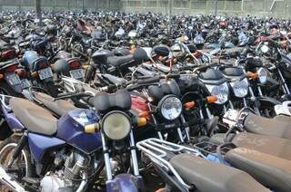 Dos 10.240 veículos apreendidos, cerca de 6.373 são motocicletas. (Foto: Alcides Neto) 