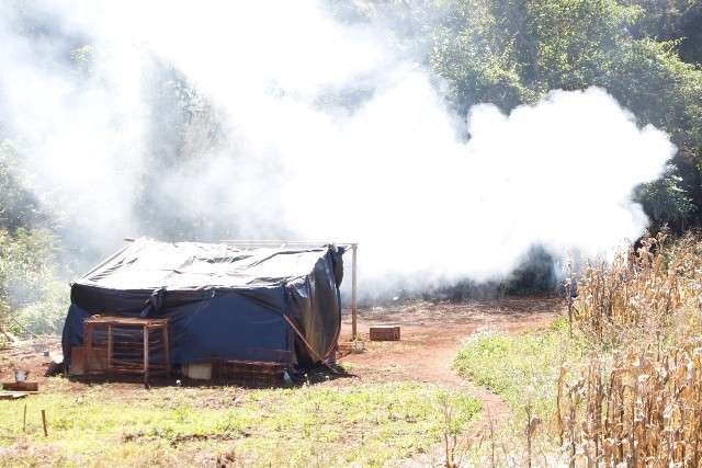 &Iacute;ndios ampliam invas&otilde;es em s&iacute;tios e trocam lona de barracos por t&aacute;buas