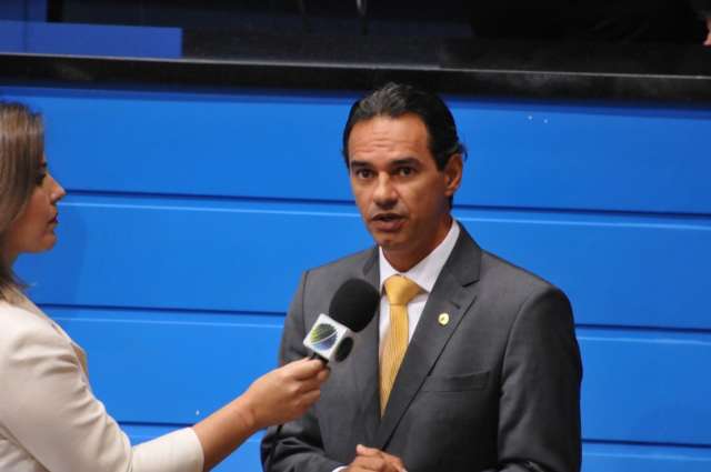 Por prefeitura, Marquinhos negocia mudan&ccedil;a com tr&ecirc;s partidos