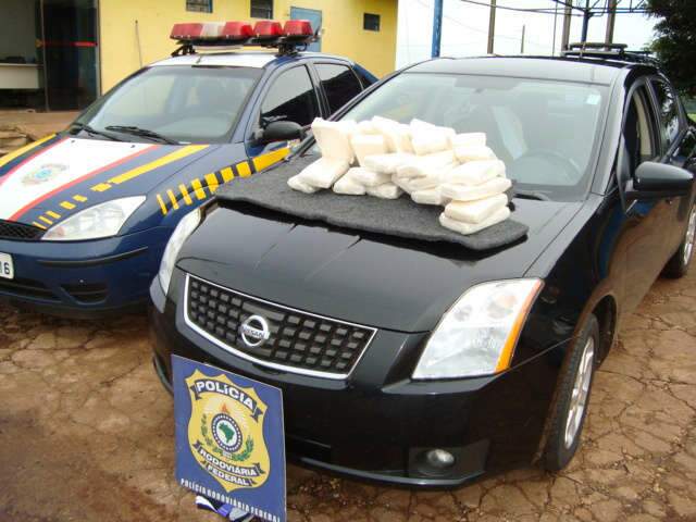  PRF apreende 30 quilos de coca&iacute;na na BR-463 em Ponta Por&atilde;