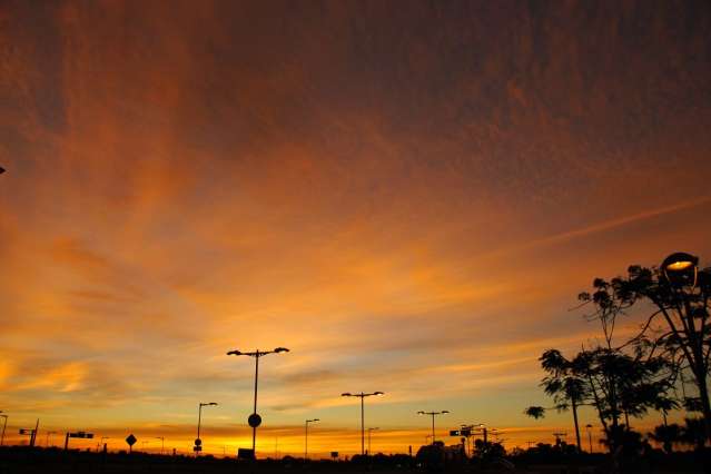 Sexta amanhece com temperatura amena e previs&atilde;o &eacute; de tempo nublado em MS