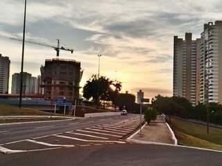 Imagem de uma da Avenida Afonso Pena, uma das principais avenidas de Campo Grande (Foto: Kleber Clajus) 