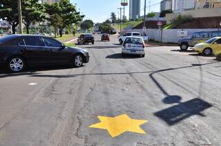 Estrela no asfalto quer sinaliza vida perdida no trânsito. (Foto: João Garrigó)