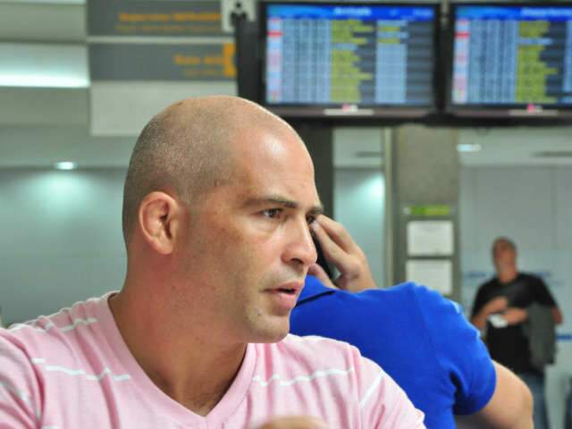  Tempo fechado atrasa seis voos e causa transtornos para passageiros 
