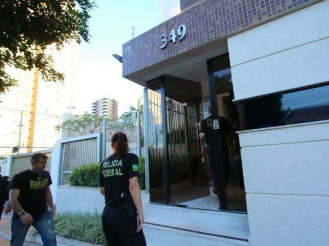 Papiros de Lama investiga uso de documentos falsos em contratos