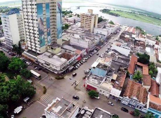 Cidade Branca comemora 236 anos com desfile e show de Almir Sater